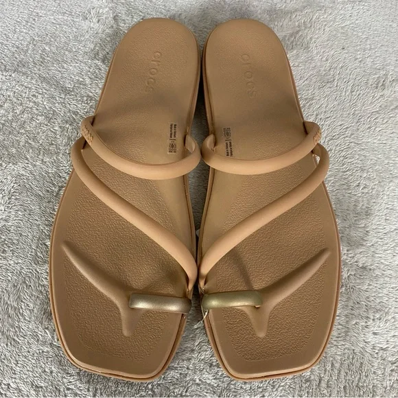 Crocs Miami Metallic Toe Loop Sandals Womens Size 10 Beige Strappy NEW - Picture 8 of 10